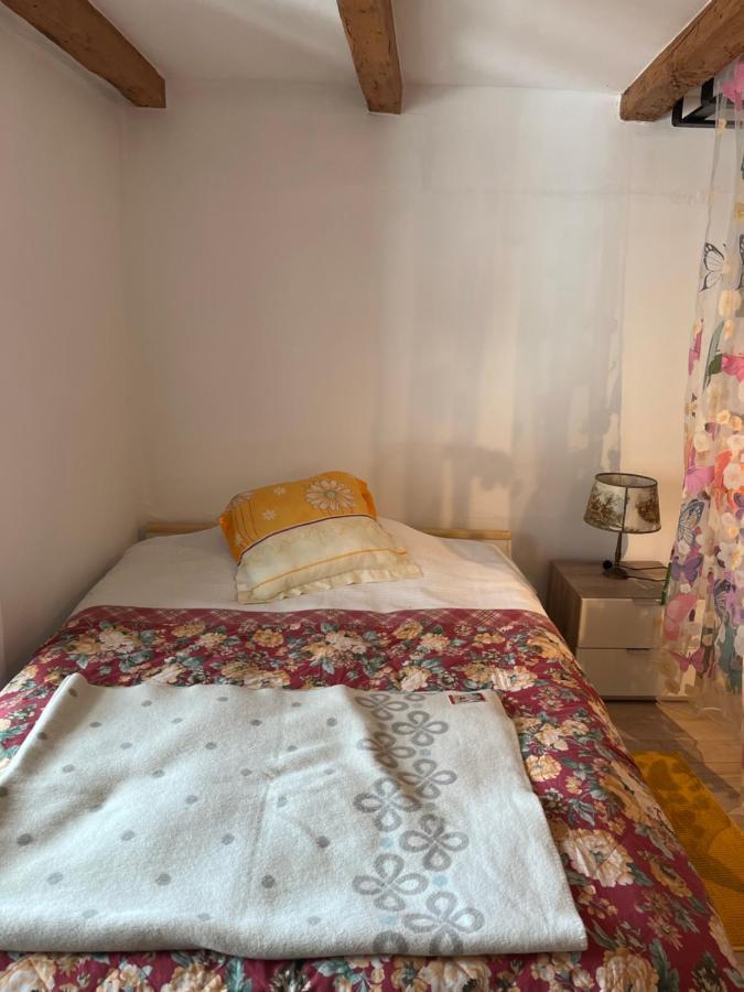 Chambre Papillon Avec Acces Terasse La Neuveville Exteriér fotografie