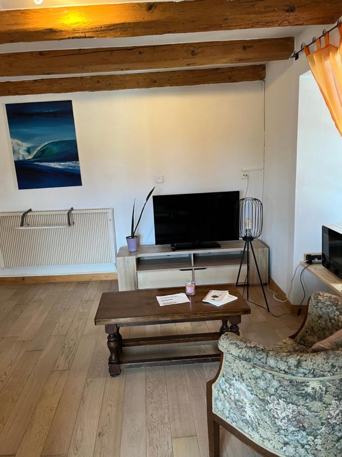 Chambre Papillon Avec Acces Terasse La Neuveville Exteriér fotografie
